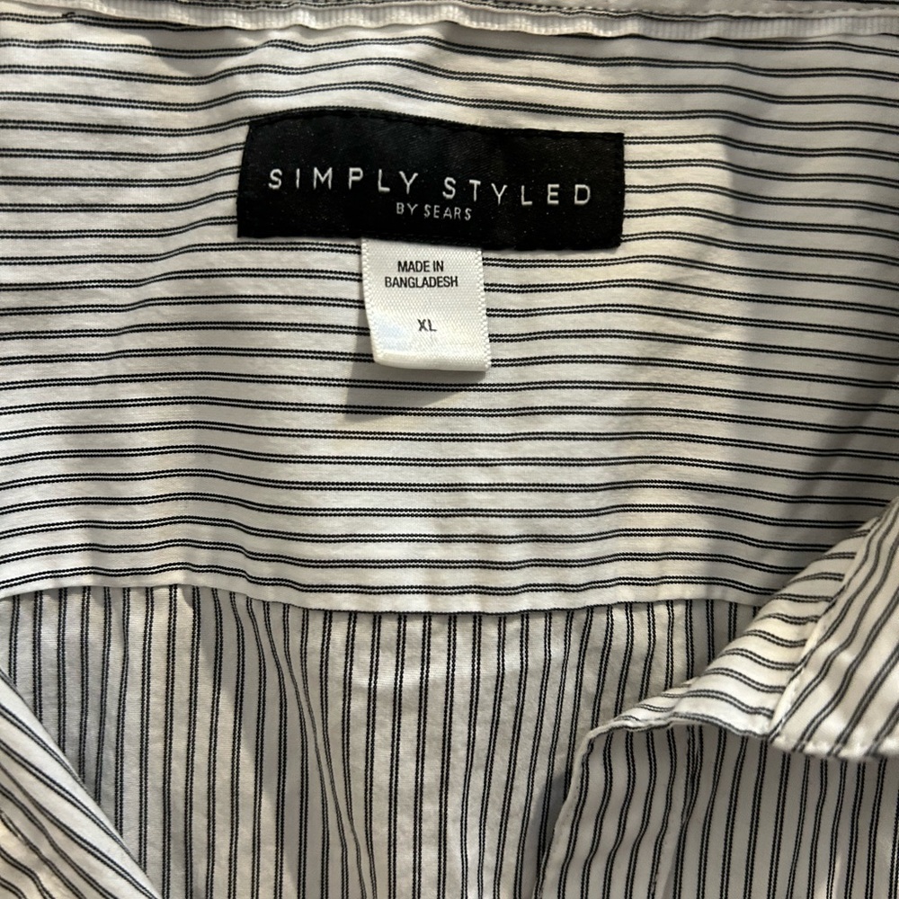 Short sleve blouse - Picture 2 of 2